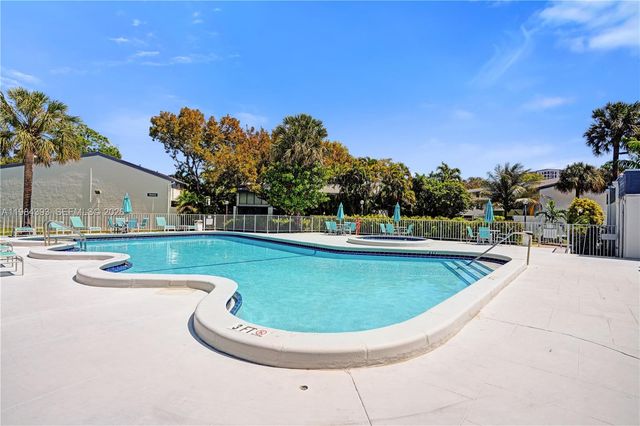 19220 NE 25th Ave 271B, Miami, FL 33180