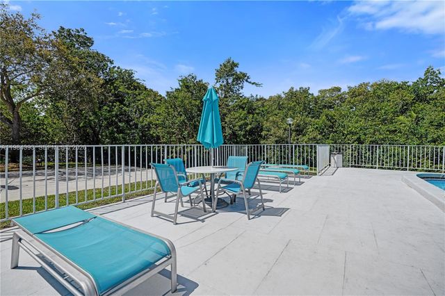 19220 NE 25th Ave 271B, Miami, FL 33180