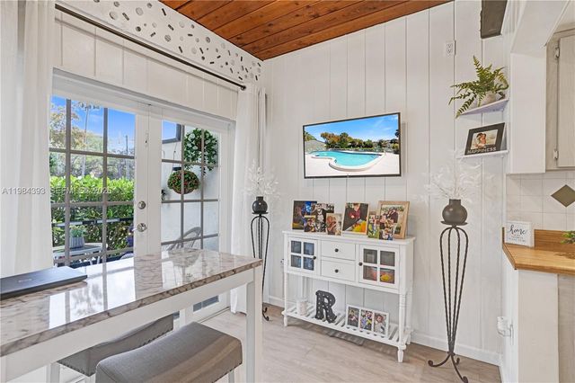 19220 NE 25th Ave 271B, Miami, FL 33180