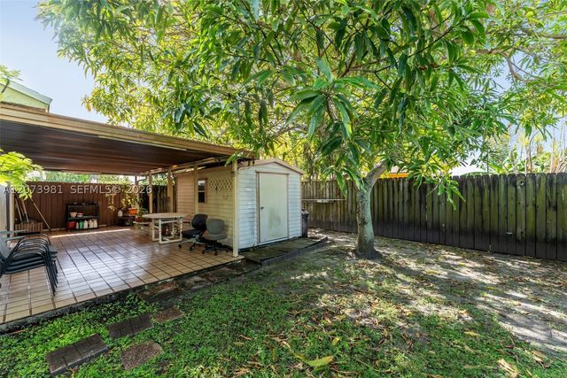 9618 SW 3rd Ln 18, Miami, FL 33174