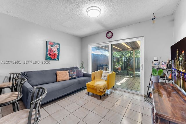 9618 SW 3rd Ln 18, Miami, FL 33174