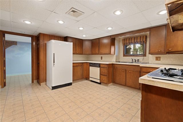 2 Julia Drive, North Providence, RI 02911