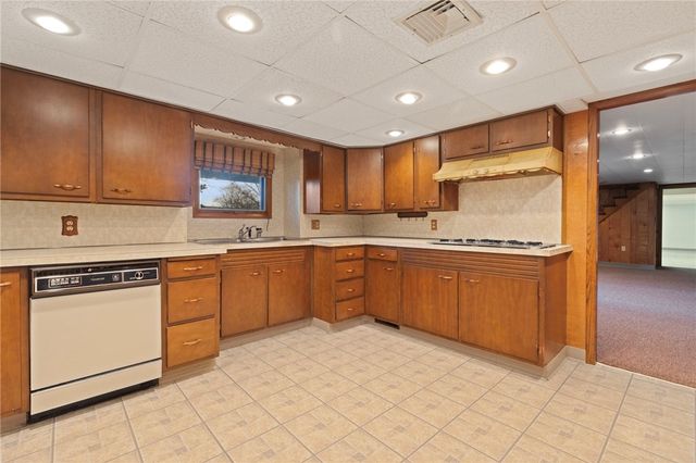 2 Julia Drive, North Providence, RI 02911