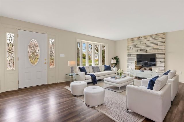 2 Julia Drive, North Providence, RI 02911