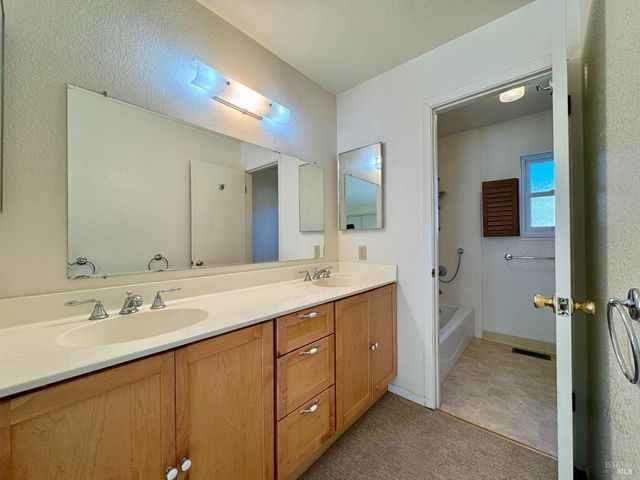 159 S Seymour St, Napa, CA 94559