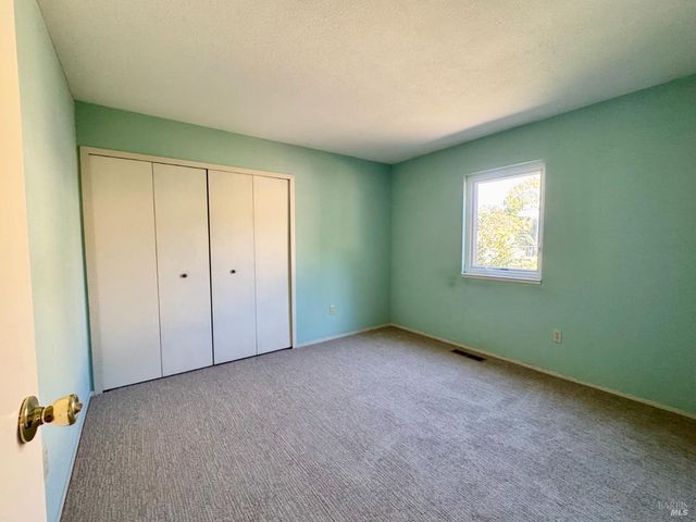 159 S Seymour St, Napa, CA 94559