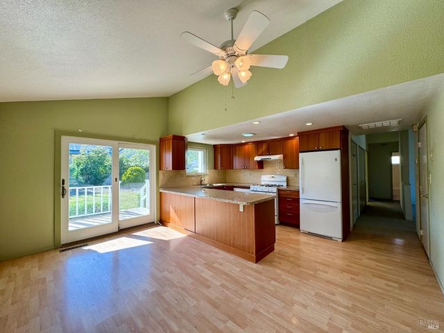 159 S Seymour St, Napa, CA 94559