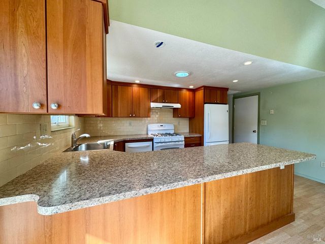 159 S Seymour St, Napa, CA 94559