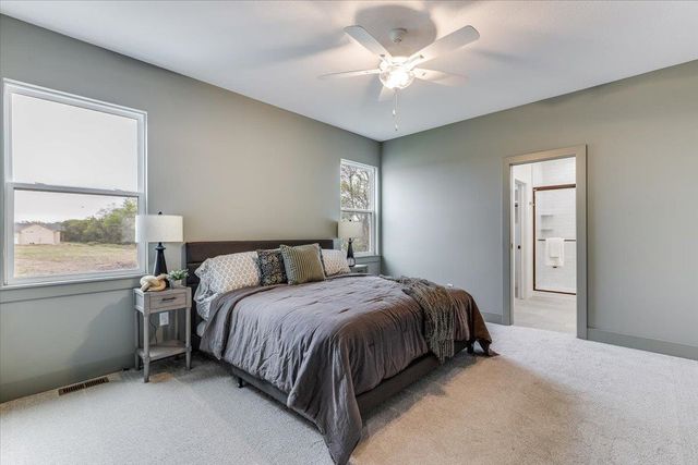 8989 E Bradford St, Wichita, KS 67210