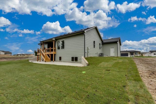 8989 E Bradford St, Wichita, KS 67210