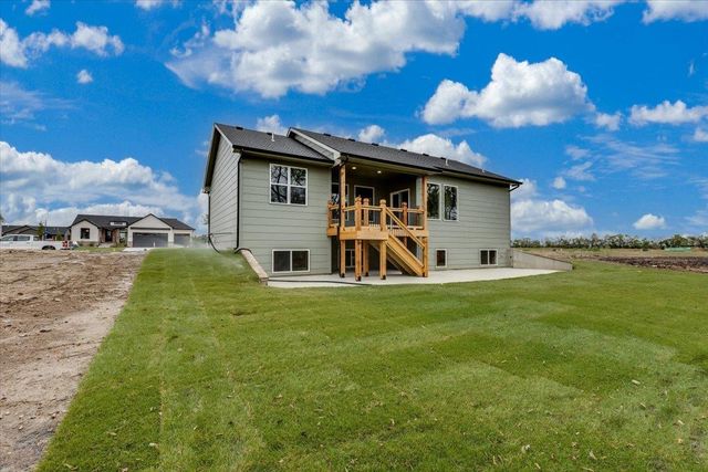 8989 E Bradford St, Wichita, KS 67210
