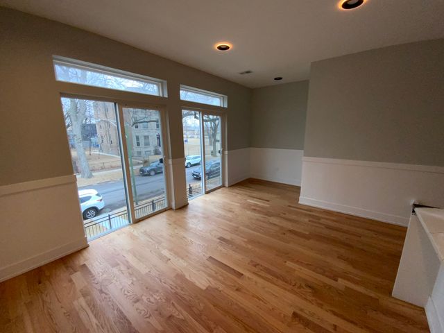 6325 S Langley Avenue, Chicago, IL 60637