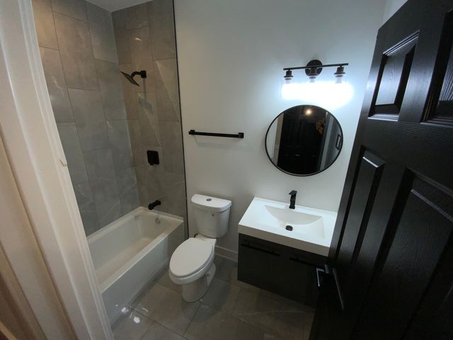 6325 S Langley Avenue, Chicago, IL 60637