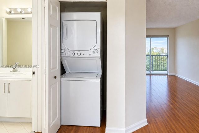 1500 SW 131st Way 406N, Pembroke Pines, FL 33027