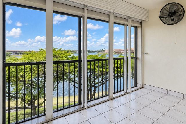 1500 SW 131st Way 406N, Pembroke Pines, FL 33027