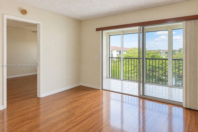 1500 SW 131st Way 406N, Pembroke Pines, FL 33027