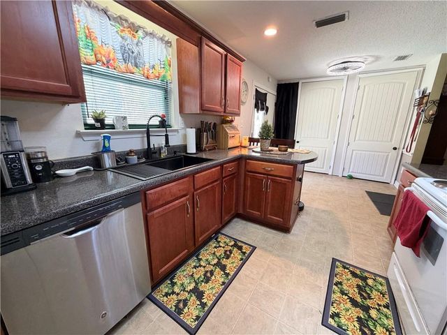 7670 Mailon Court, Theodore, AL 36582