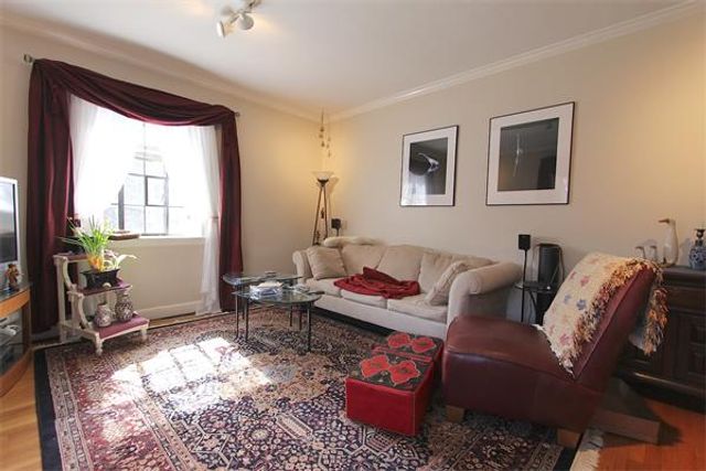 100 Sewall Avenue 3, Brookline, MA 02446