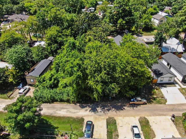 11547 Persimmon Street, Willis, TX 77318
