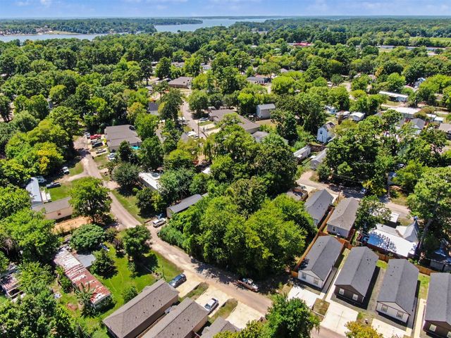 11547 Persimmon Street, Willis, TX 77318