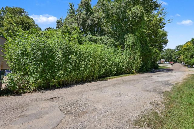 11547 Persimmon Street, Willis, TX 77318