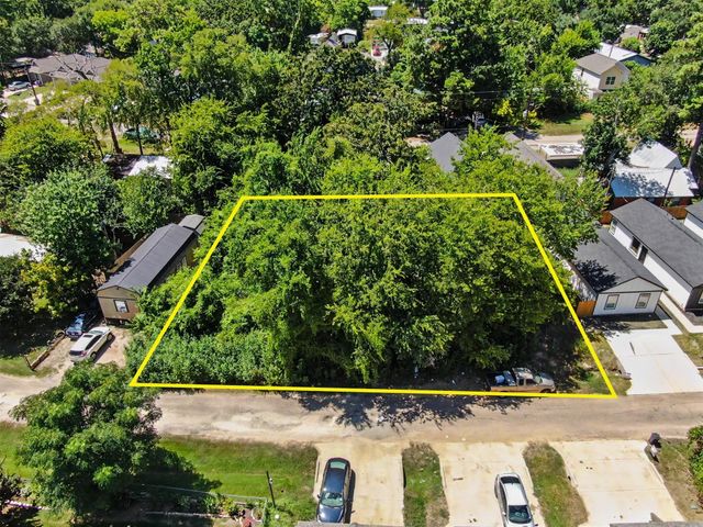 11547 Persimmon Street, Willis, TX 77318