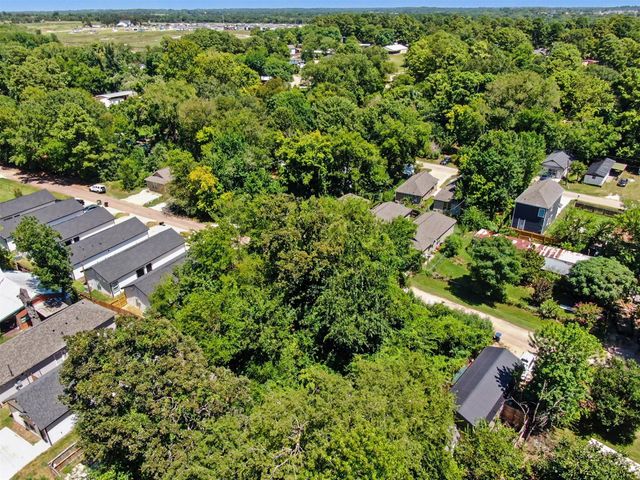 11547 Persimmon Street, Willis, TX 77318