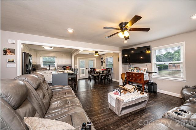 3231 25th Street NE, Hickory, NC 28601