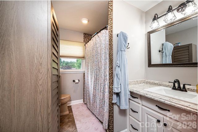 3231 25th Street NE, Hickory, NC 28601