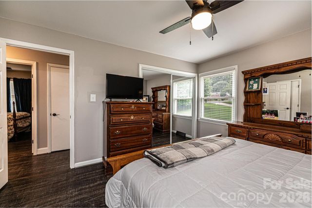 3231 25th Street NE, Hickory, NC 28601