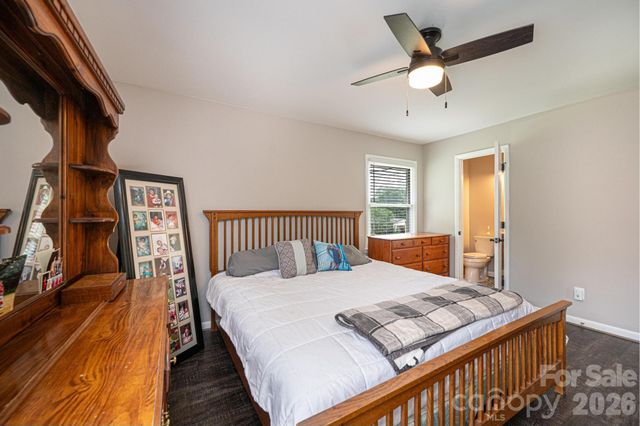 3231 25th Street NE, Hickory, NC 28601