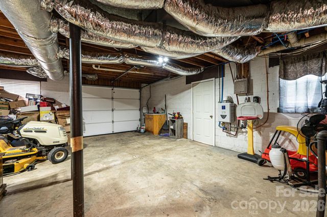 3231 25th Street NE, Hickory, NC 28601
