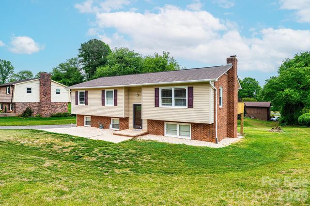 3231 25th Street NE, Hickory, NC 28601
