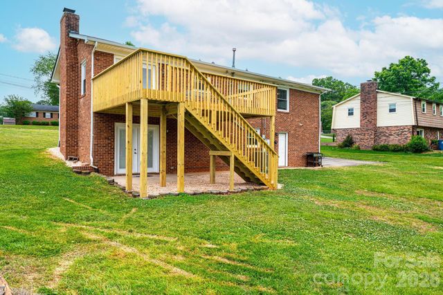 3231 25th Street NE, Hickory, NC 28601