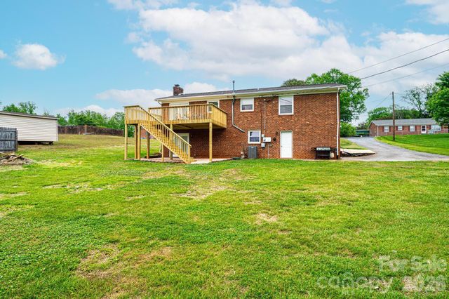 3231 25th Street NE, Hickory, NC 28601