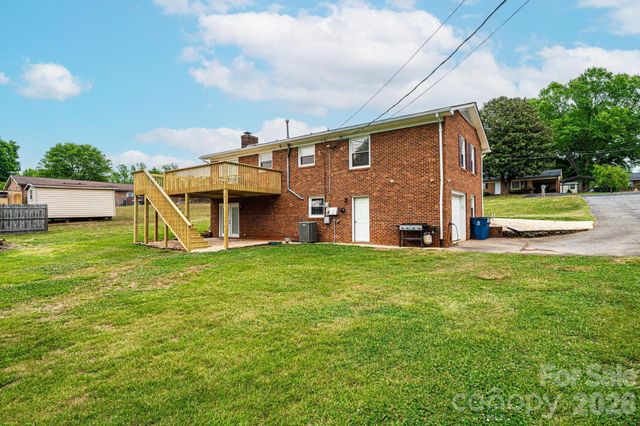 3231 25th Street NE, Hickory, NC 28601
