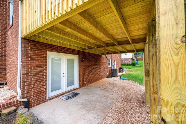 3231 25th Street NE, Hickory, NC 28601
