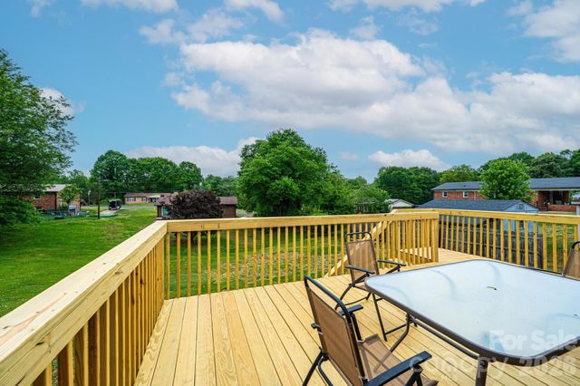 3231 25th Street NE, Hickory, NC 28601