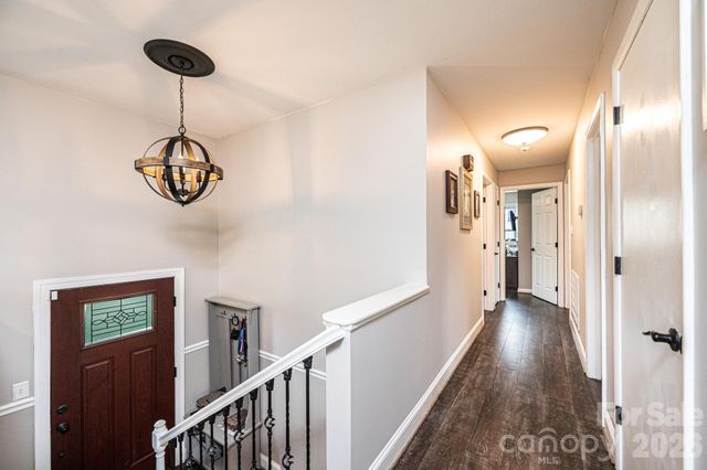 3231 25th Street NE, Hickory, NC 28601
