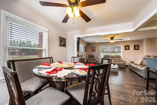3231 25th Street NE, Hickory, NC 28601