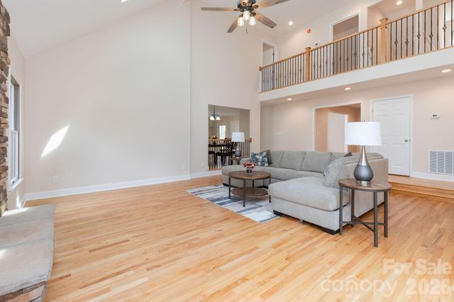 68 Sigmon Road, Fletcher, NC 28732