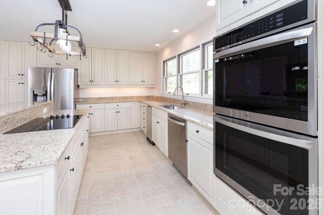 68 Sigmon Road, Fletcher, NC 28732