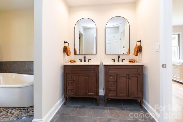 68 Sigmon Road, Fletcher, NC 28732