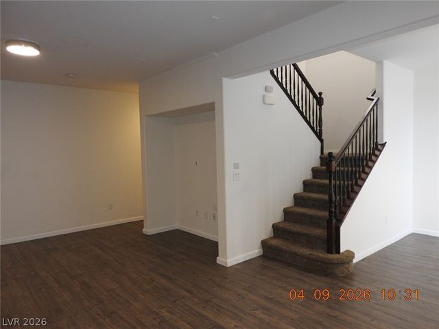 390 FRINGE RUFF Drive, Las Vegas, NV 89148