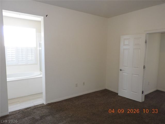 390 FRINGE RUFF Drive, Las Vegas, NV 89148