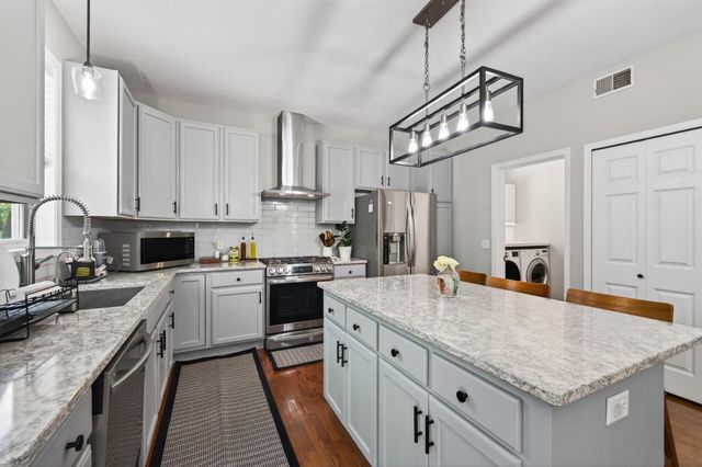3351 N View Lane, Woodbury, MN 55125