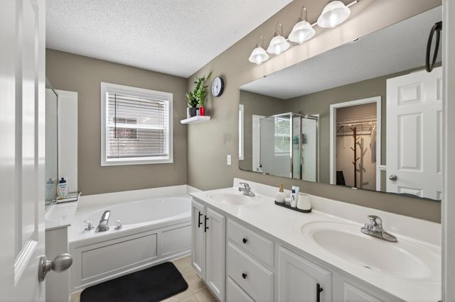 3351 N View Lane, Woodbury, MN 55125