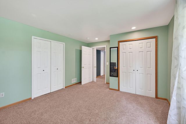 3351 N View Lane, Woodbury, MN 55125