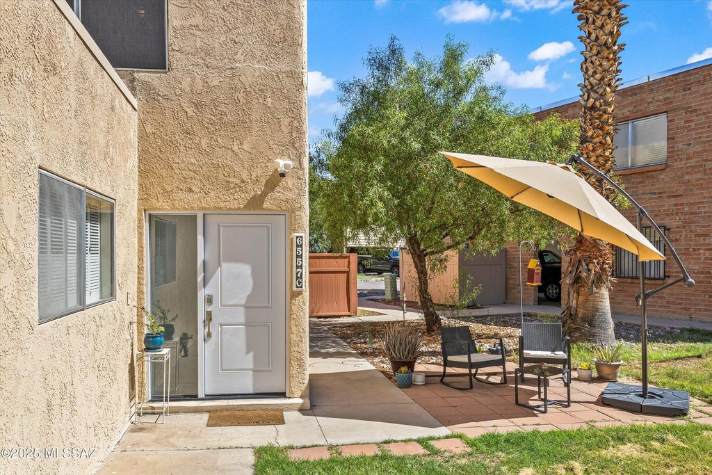 6557 E Calle La Paz UNIT C, Tucson, AZ 85715