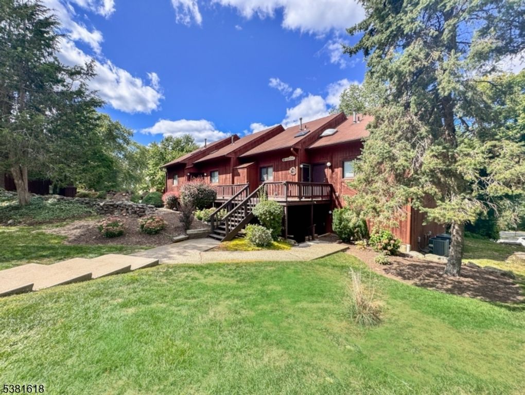 5 Sugar Loaf Ct Unit 4 4, Vernon Twp., NJ 07462